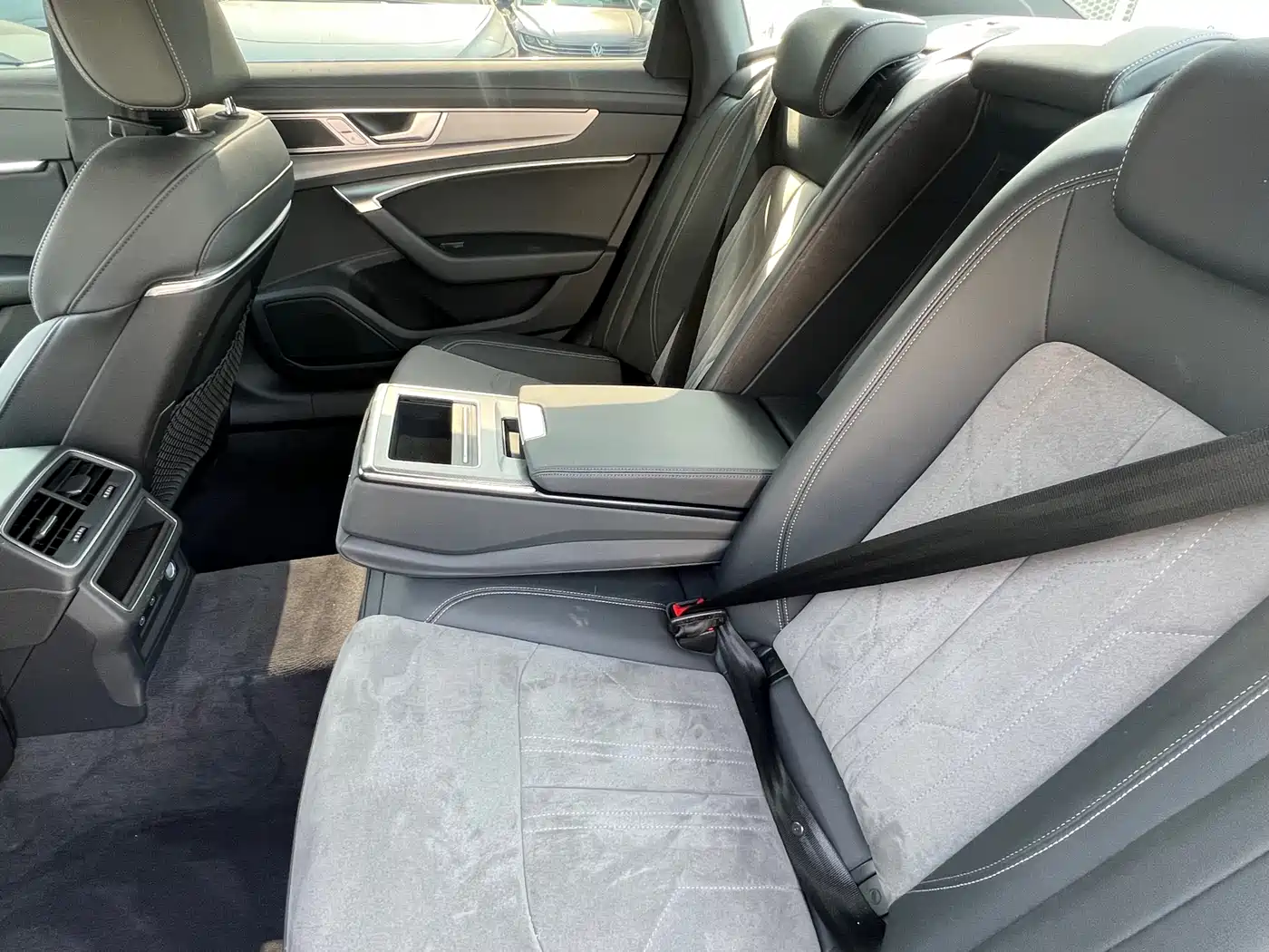 Audi A6L 2024 40 TFSI Luxury Dynamic фото 17