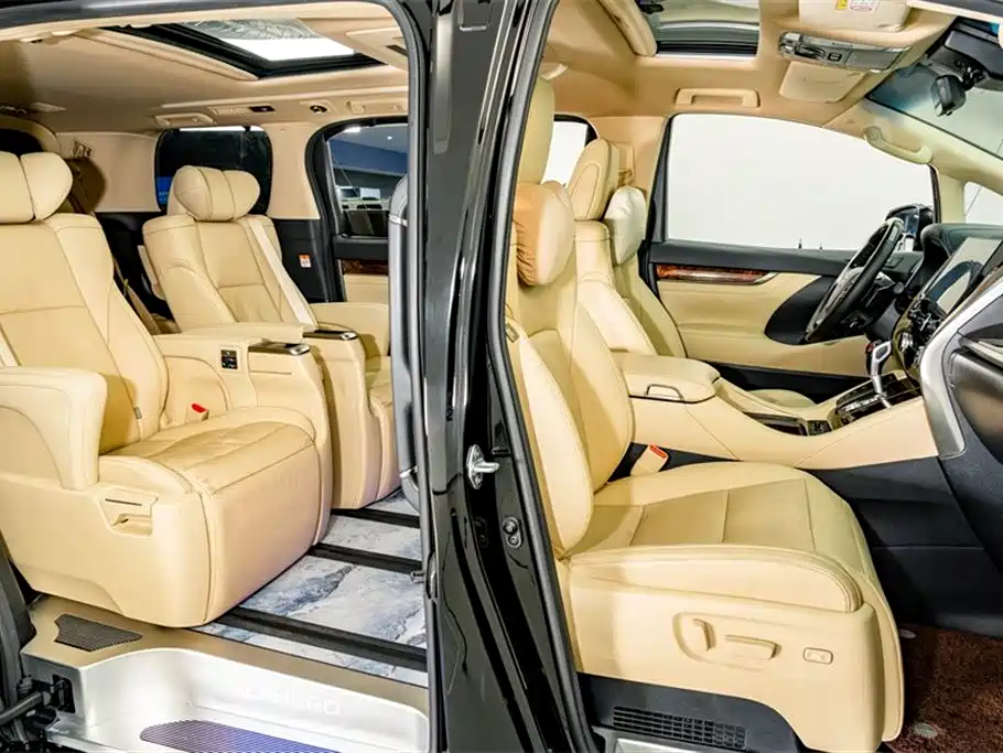 Toyota Alphard 2021 Hybrid 2.5L Luxury фото 24