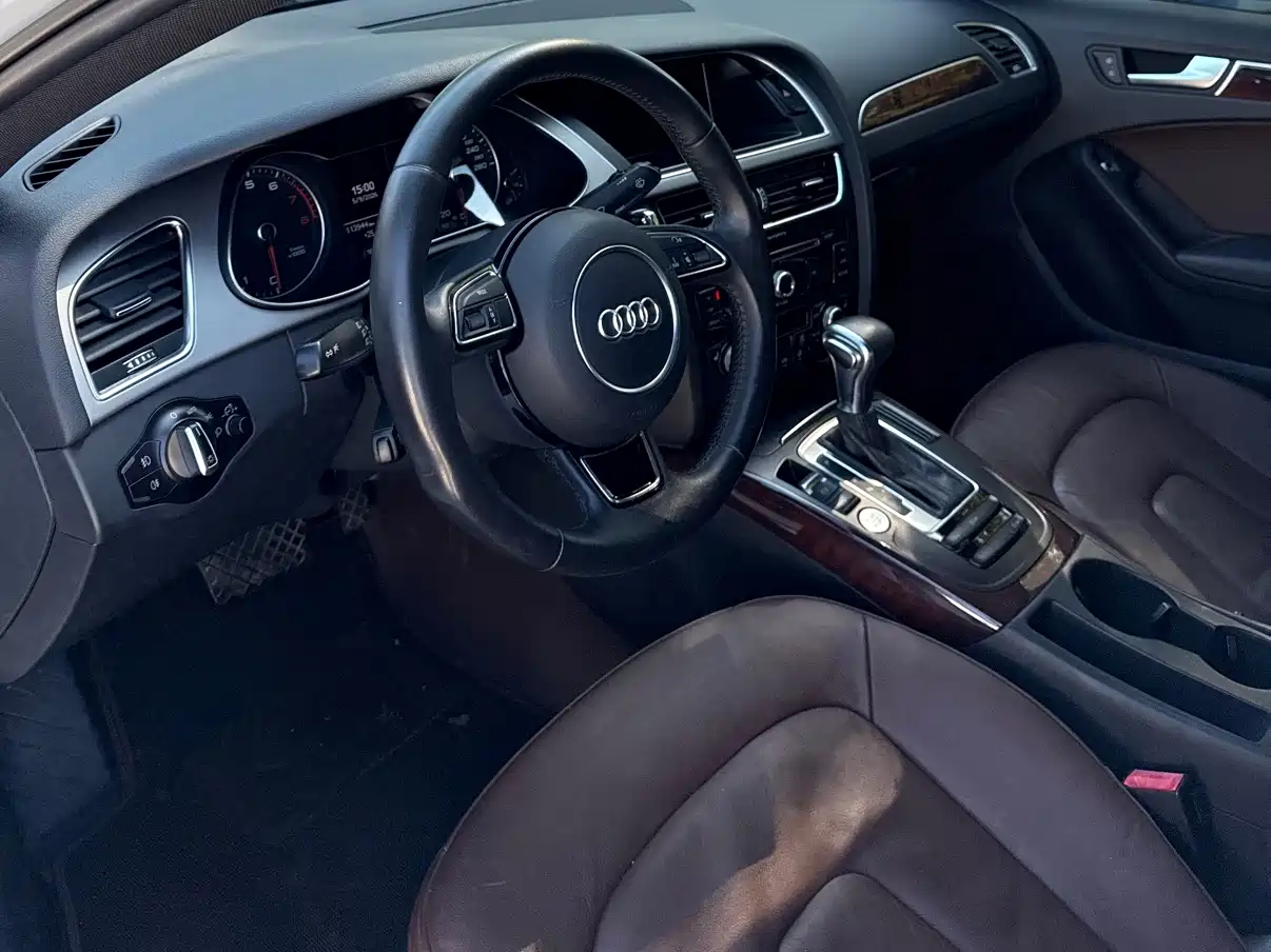 Audi A4L 2016 35 TFSI Collector's Edition S line Comfort фото 7