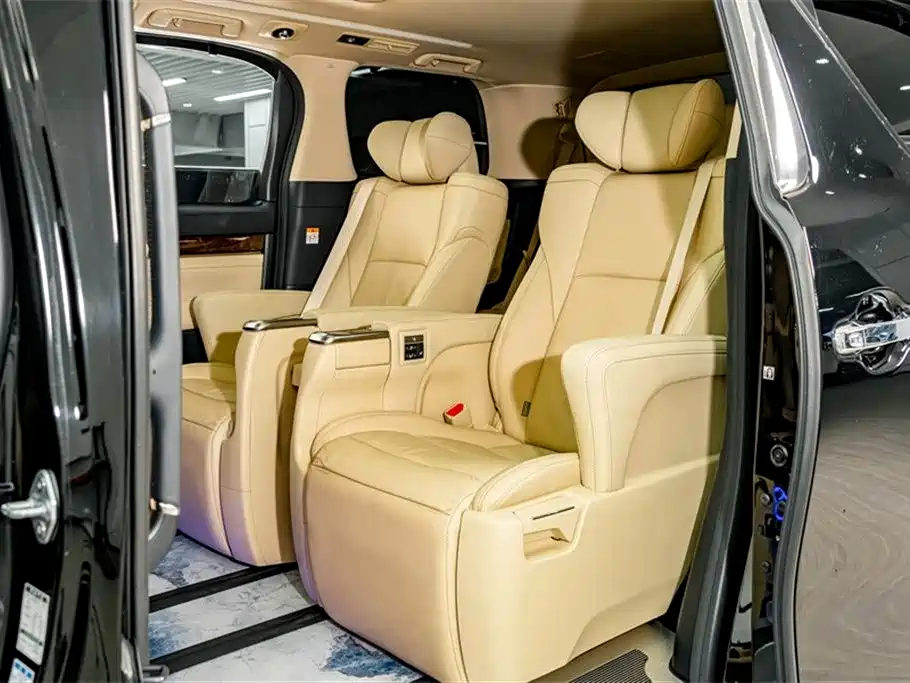 Toyota Alphard 2021 Hybrid 2.5L Luxury фото 20