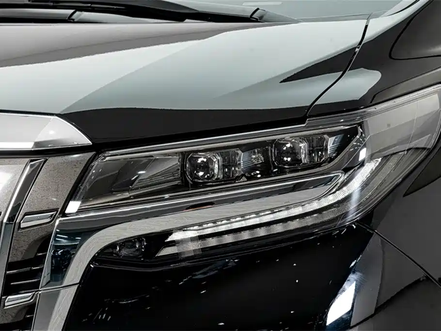 Toyota Alphard 2021 Hybrid 2.5L Luxury фото 4