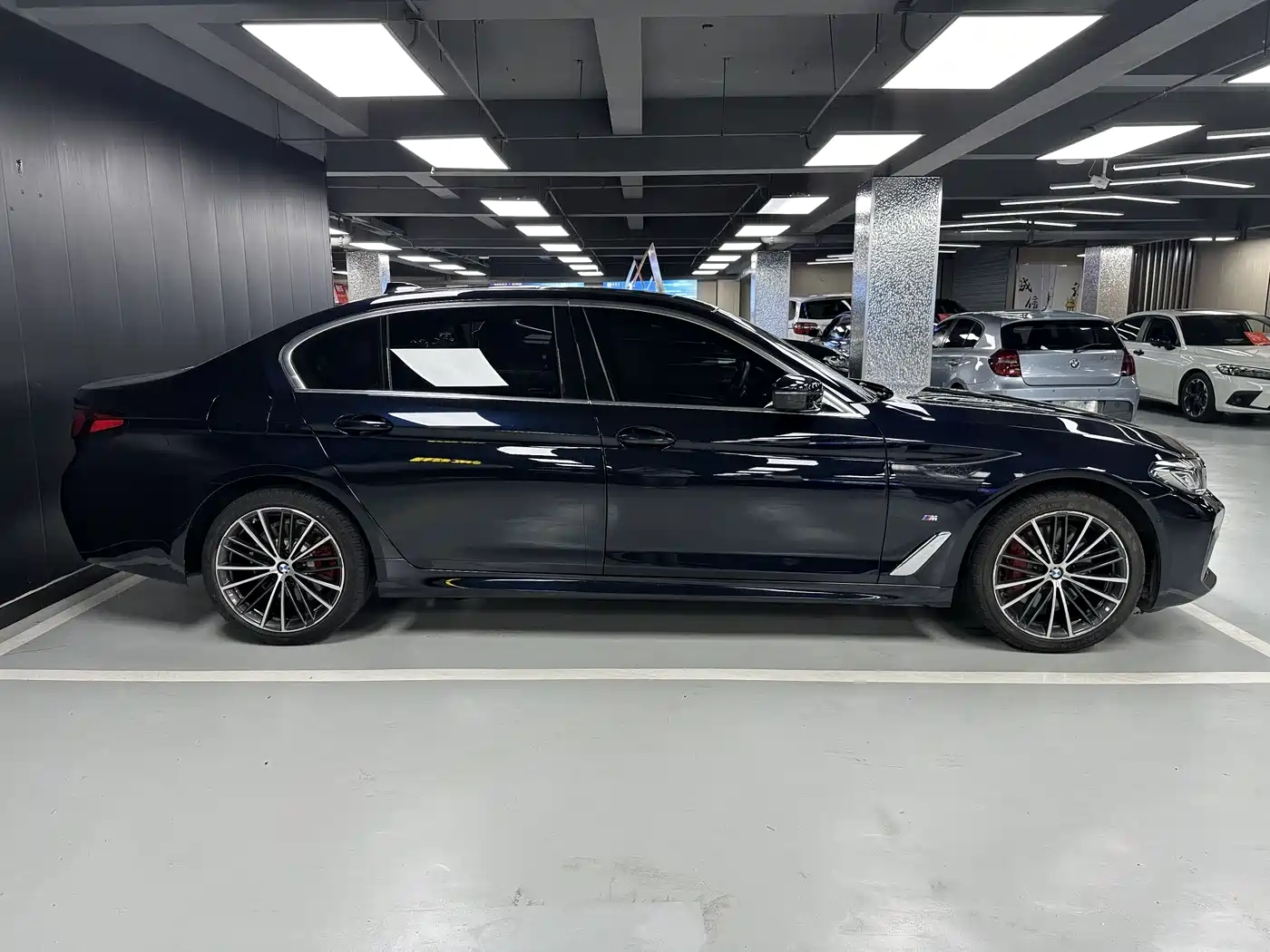 BMW 5 Series 2022 Facelift 530Li Leading M Sport Package фото 4