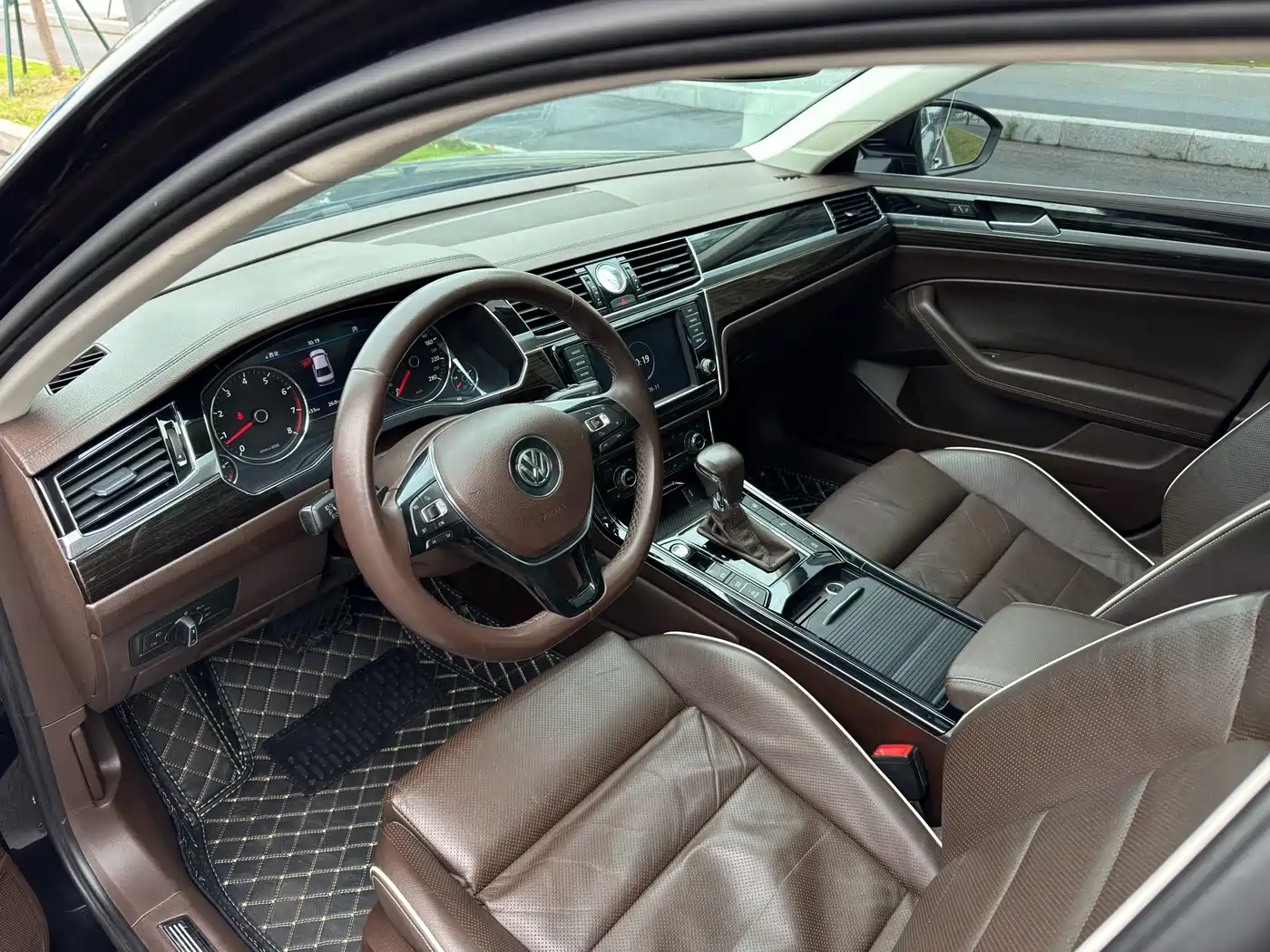 Volkswagen Phideon 2016 380TSI 2WD Ultimate Edition фото 3