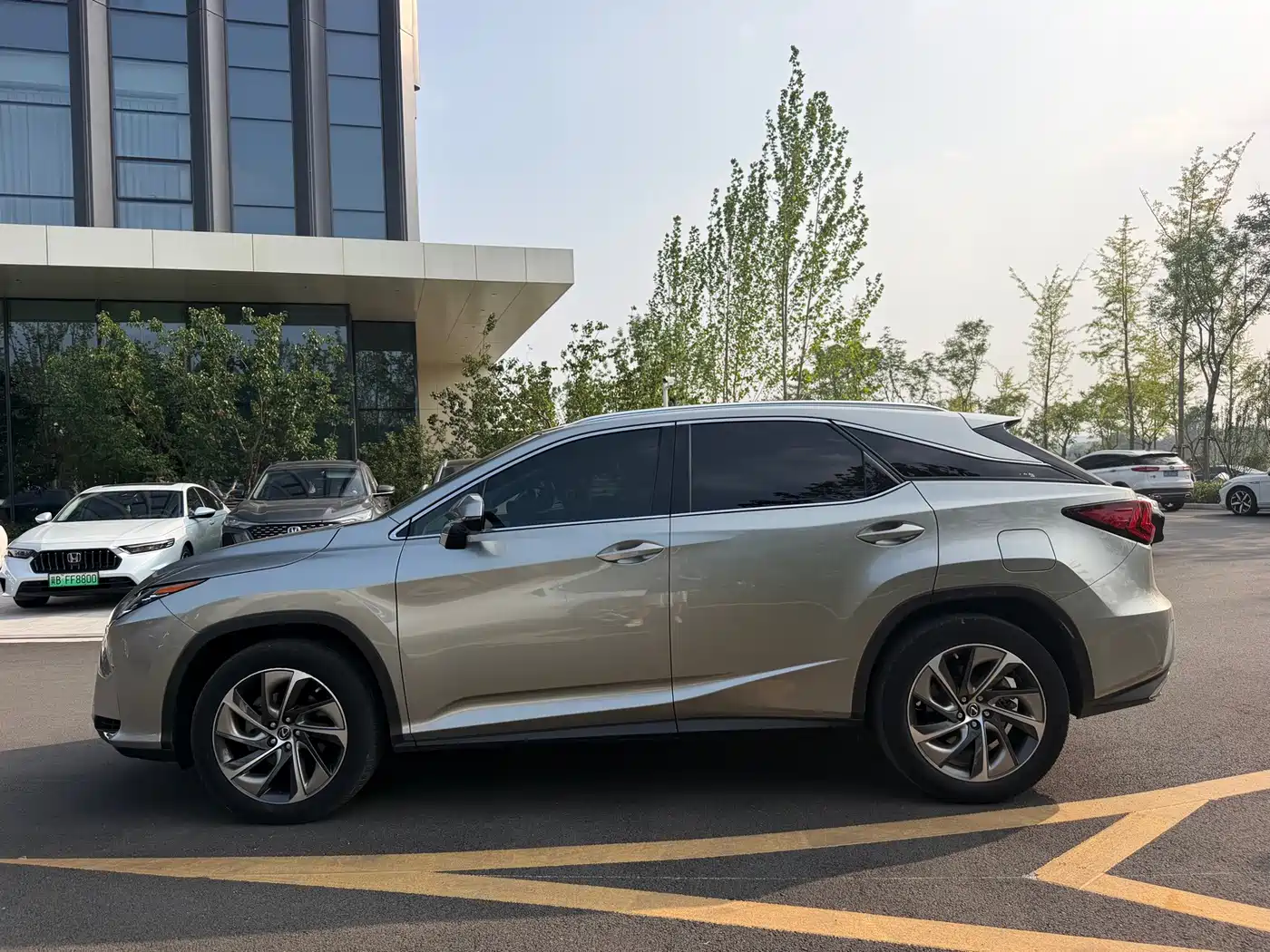Фото 8 - Lexus RX