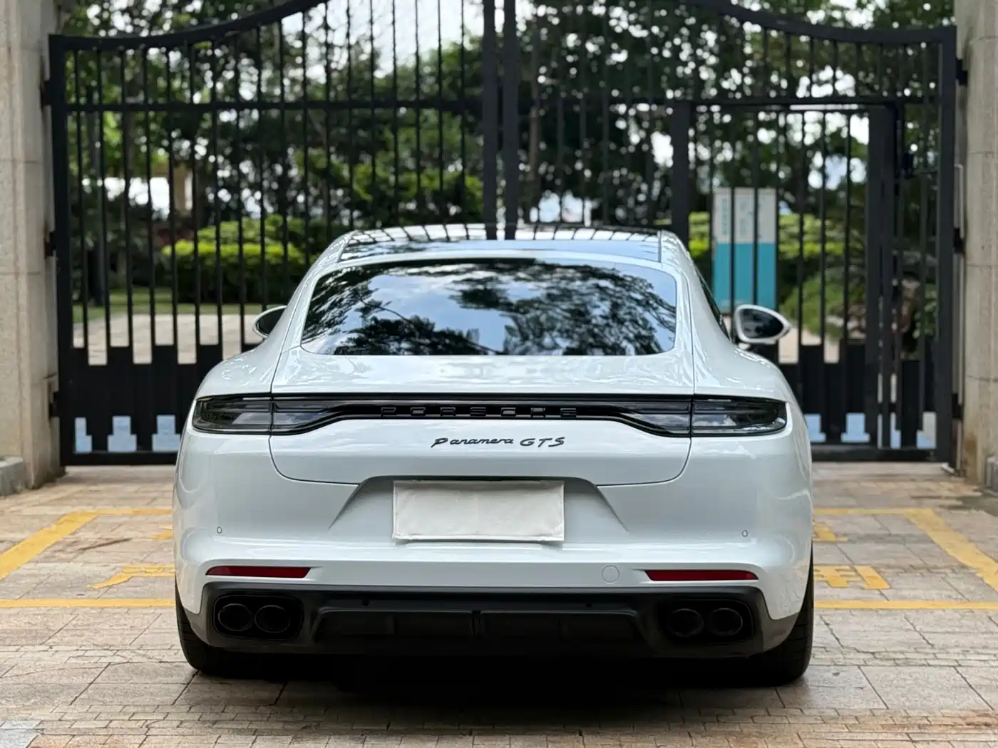 Porsche Panamera 2023 Facelift Panamera 2.9T Platinum Edition фото 7