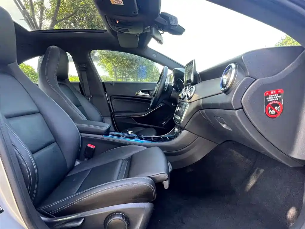 Mercedes-Benz CLA (Import) 2016 CLA 200 Sport фото 13