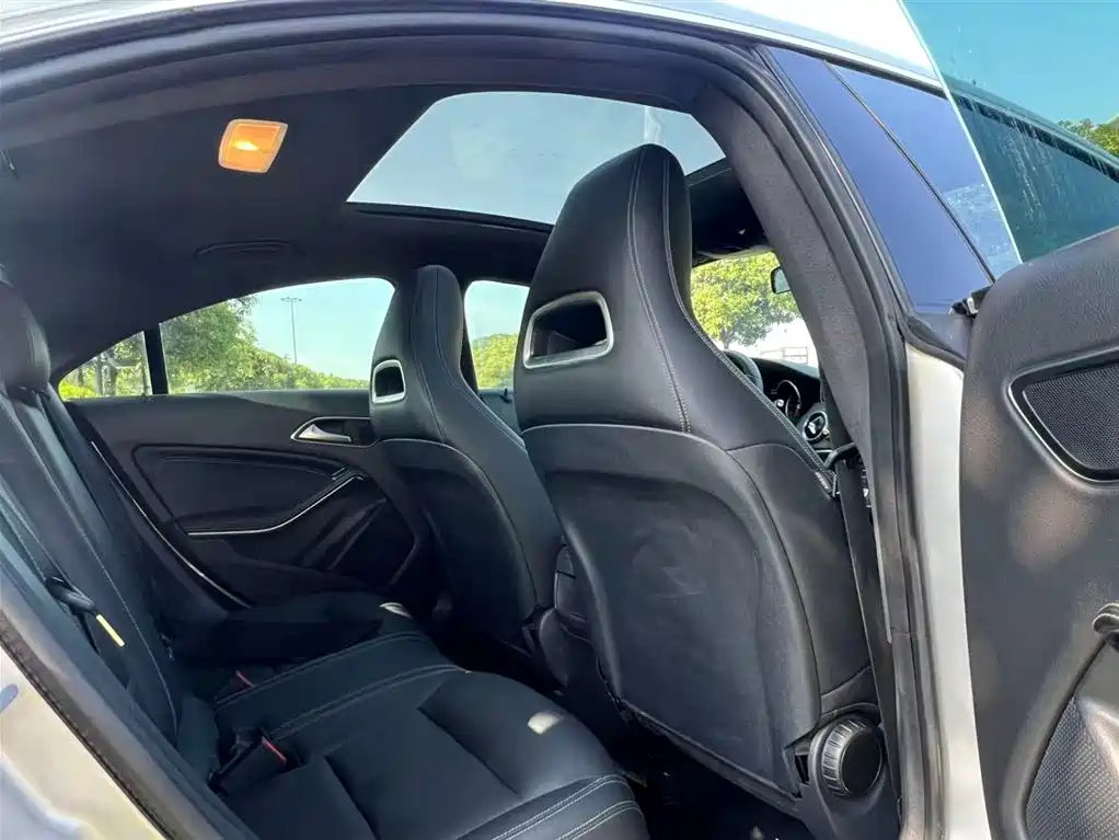 Mercedes-Benz CLA (Import) 2016 CLA 200 Sport фото 15