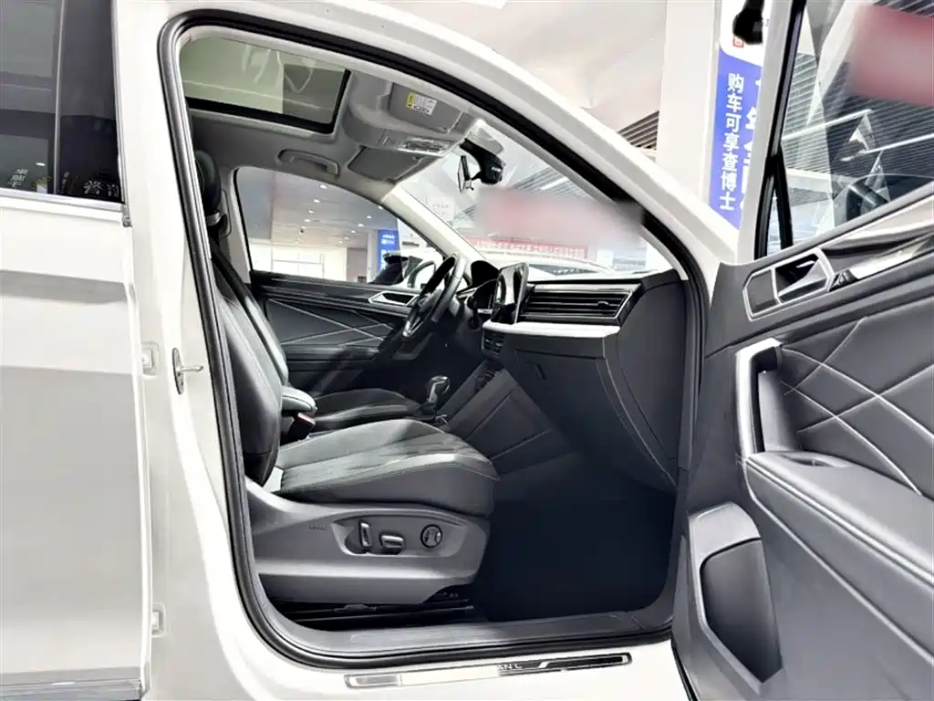 Volkswagen Tiguan L 2022 330TSI Automatic 2WD Smart Edition фото 4