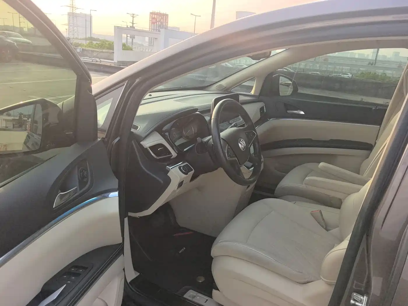 Buick GL8 2023 Land Business Class 652T Smart Luxury фото 8