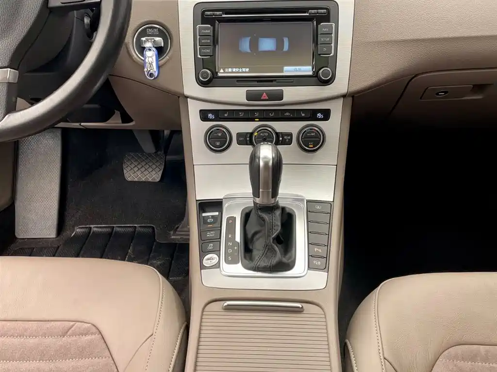 Volkswagen Magotan 2013 2.0TSI Premium фото 9