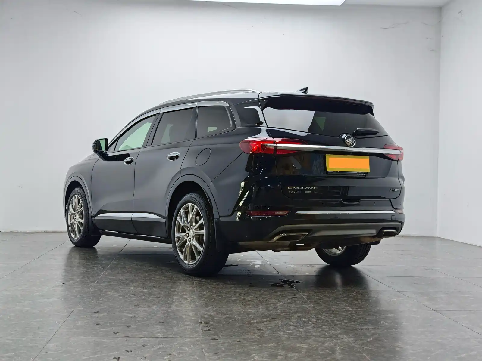 Photo 4 - Buick Enclave