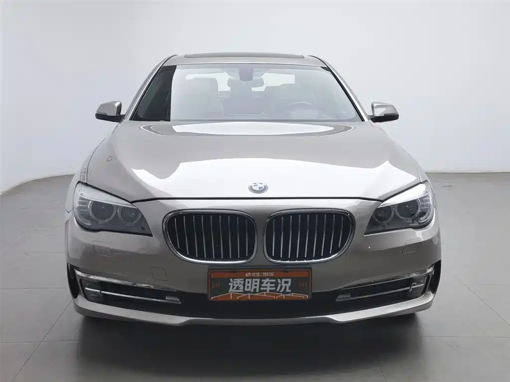 BMW 7 Series 2013 Model 740Li Leading фото 3