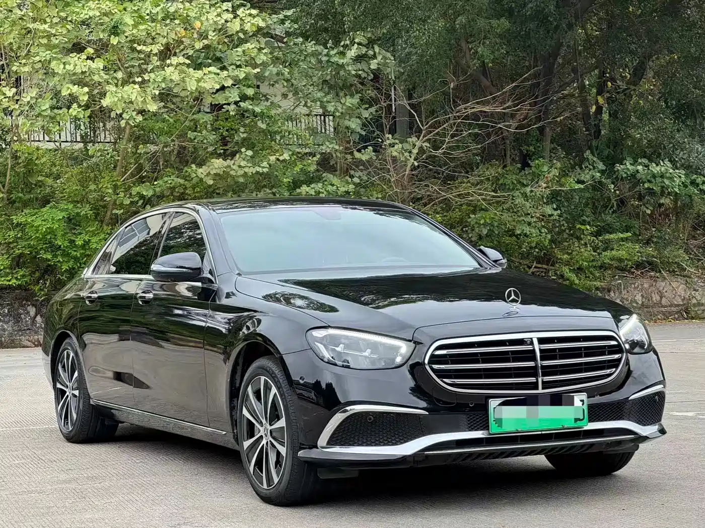 Mercedes-Benz E-Class New Energy 2022 E 350 e L Plug-in Hybrid Sedan фото 3