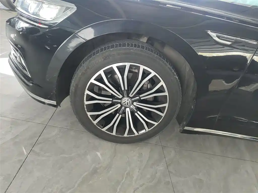 Volkswagen Phideon 2019 380TSI 2WD Business Edition China VI фото 23