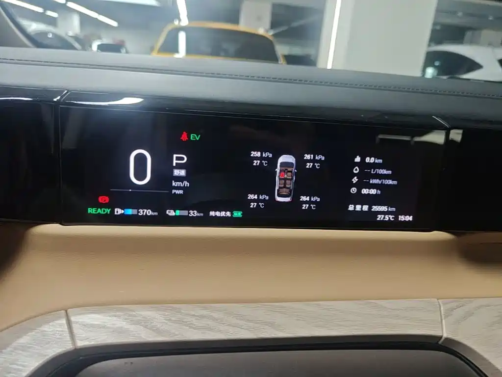 صورة 12 - GAC Trumpchi Trumpchi E8 NEV