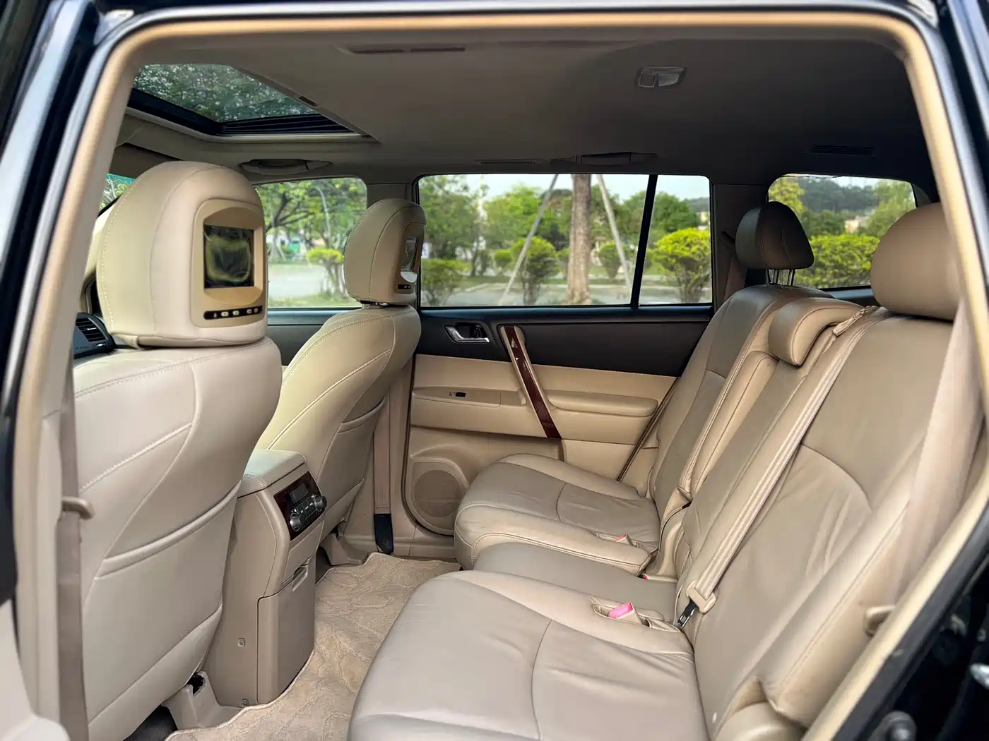 Toyota Highlander 2011 2.7L 2WD 7-seat Luxury Navigation фото 10
