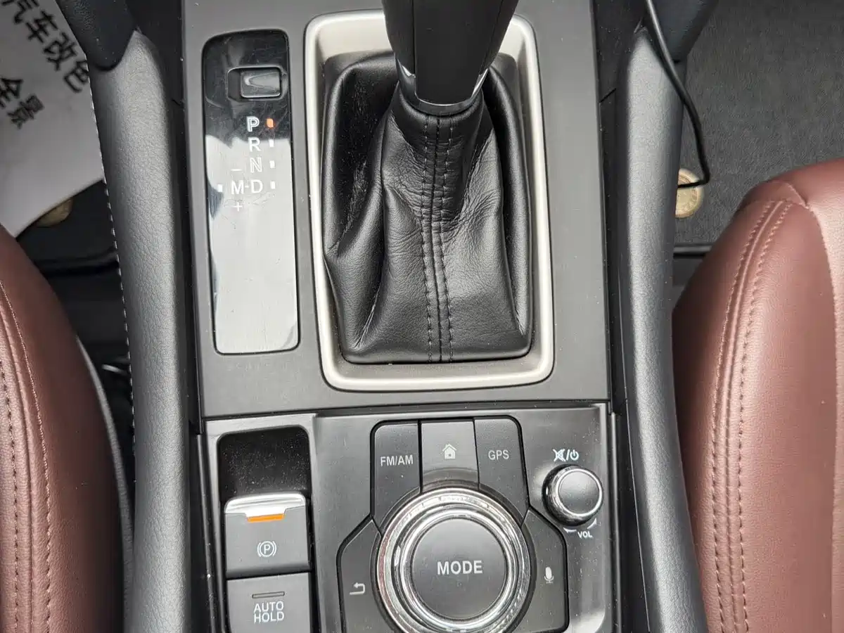 Фото 24 - Mazda CX-4