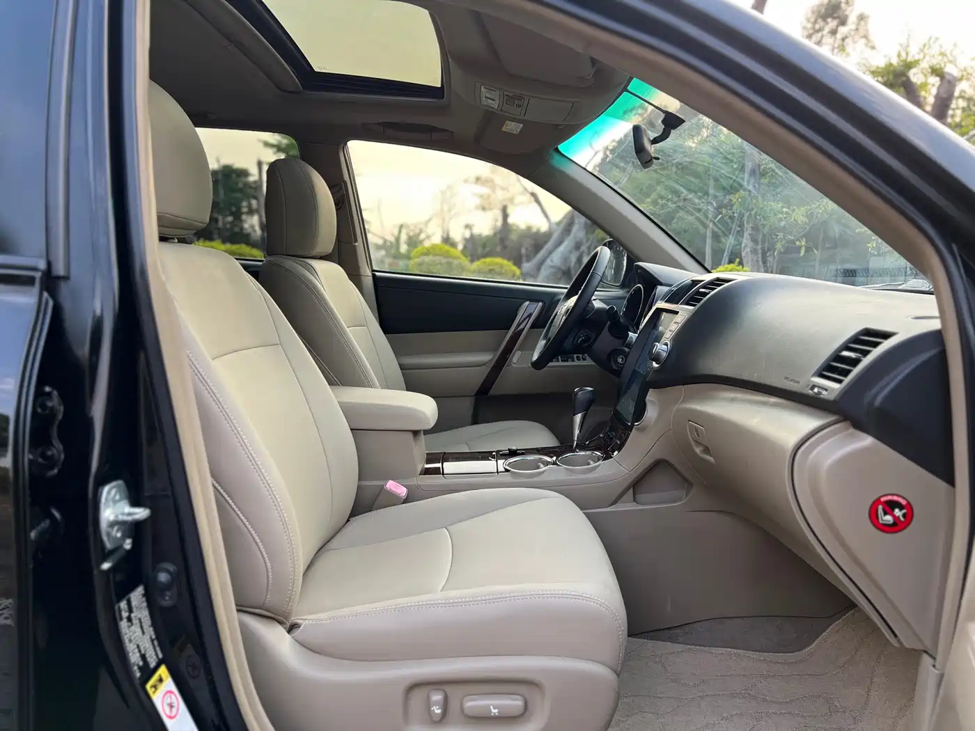Toyota Highlander 2011 2.7L 2WD 7-seat Luxury Navigation фото 13