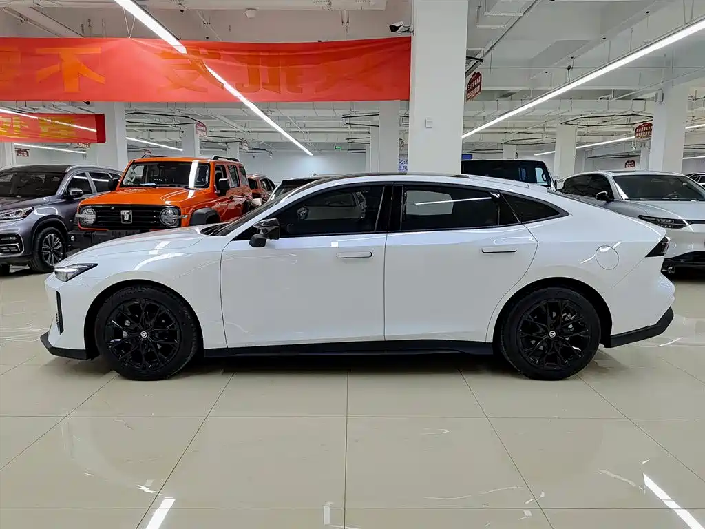 CHANGAN UNI-V
