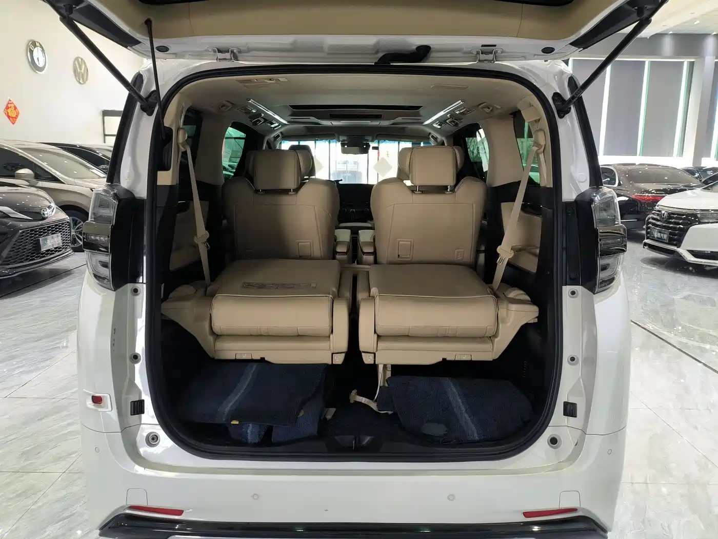 Toyota Vellfire 2023 Crown Hybrid 2.5L HV Ultimate фото 17