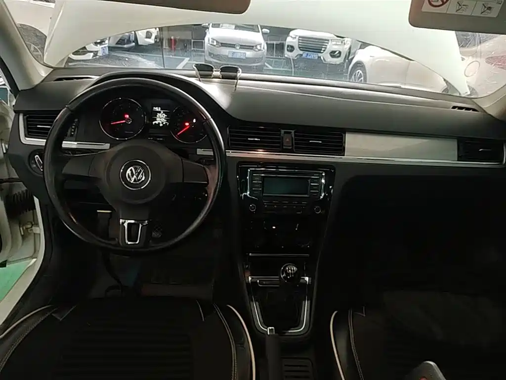 Volkswagen Bora 2015 Quality Edition 1.6L Manual Fashion фото 10