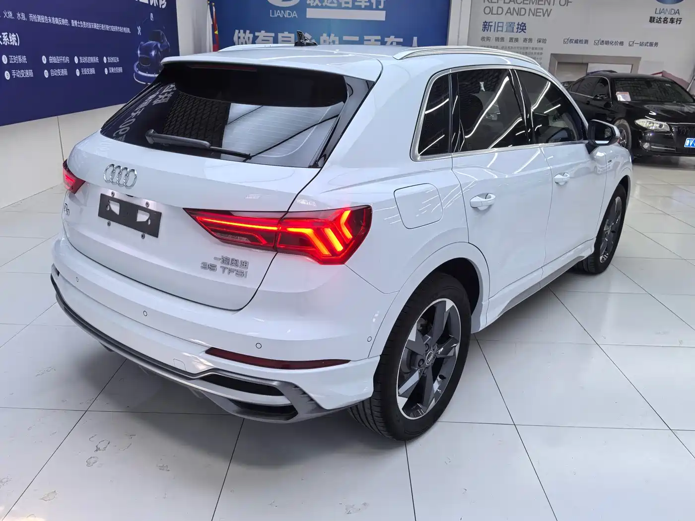 Audi Q3 2022 35 TFSI Fashion Dynamic фото 18