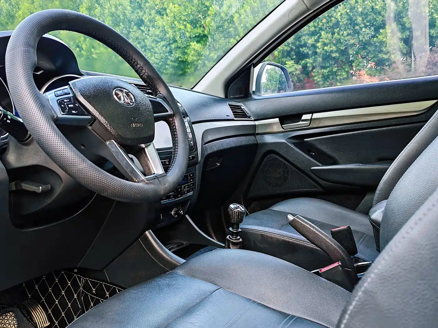 BAIC Senova X65 2015 2015 2.0T Manual Luxury