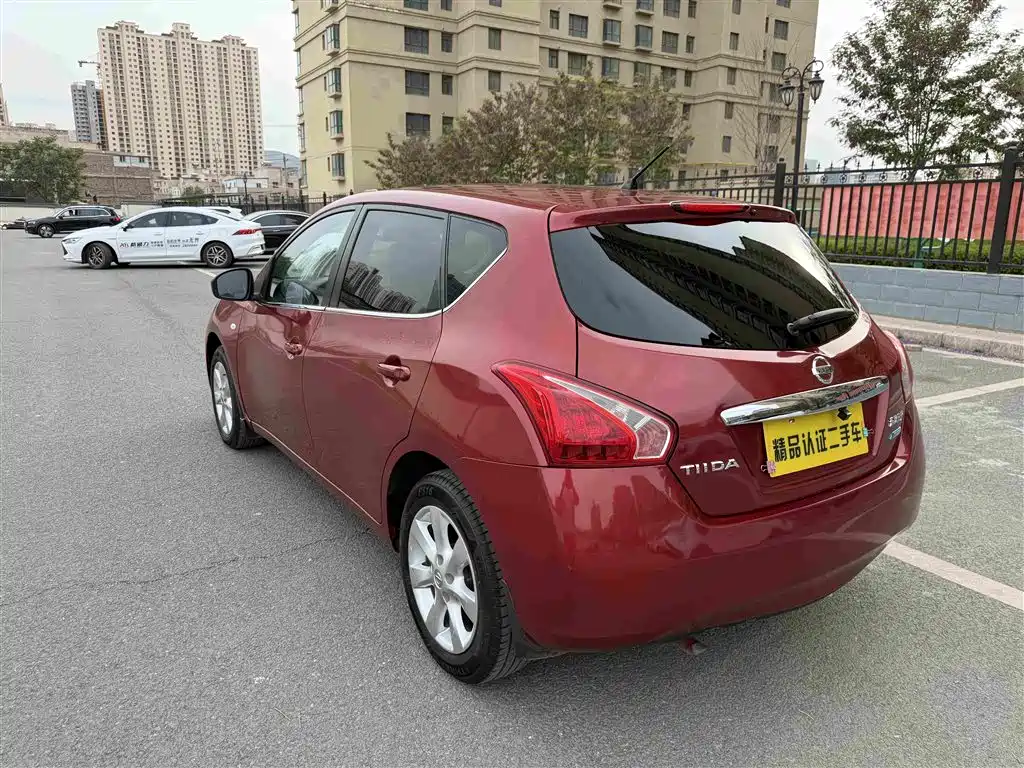 Фото 17 - Nissan Tiida