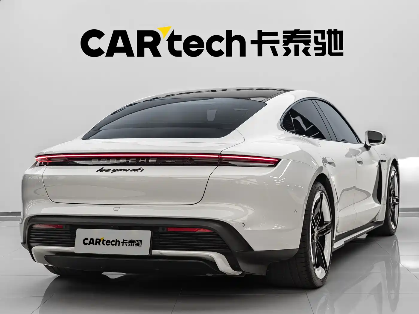 Фото 6 - Porsche Taycan