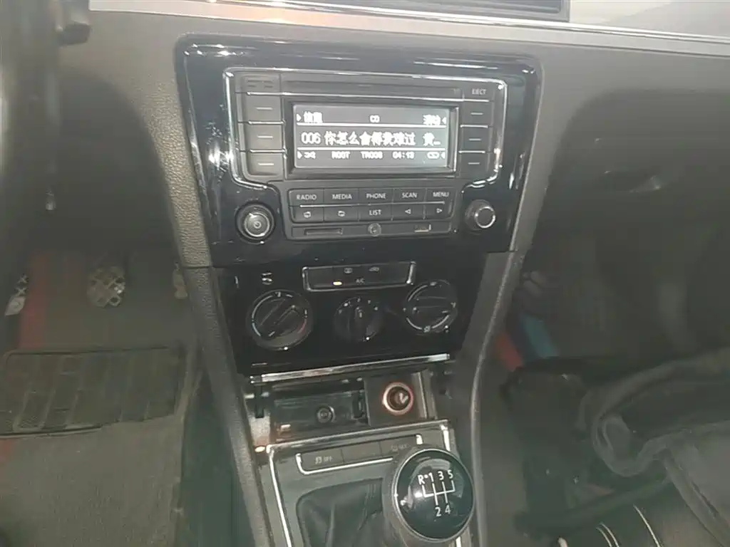 Volkswagen Bora 2015 Quality Edition 1.6L Manual Fashion фото 13