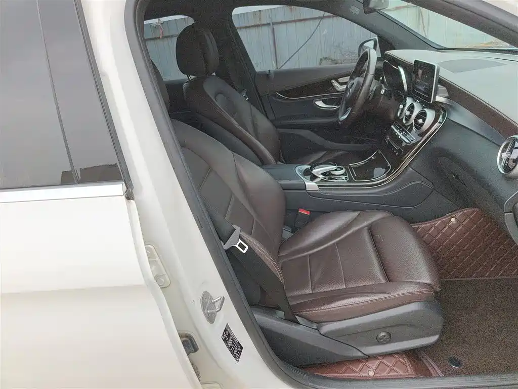 Mercedes-Benz GLC 2018 Facelift GLC 260 4MATIC Dynamic фото 20