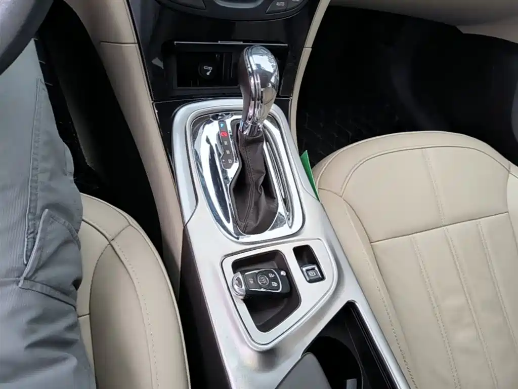 Buick Regal 2015 2.0L Elite Fashion Model фото 14