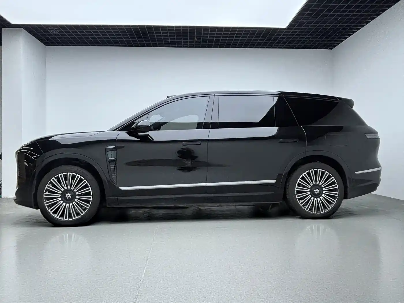 NIO ES8 2026 2025 Model 6-Seat Executive Luxury Edition
