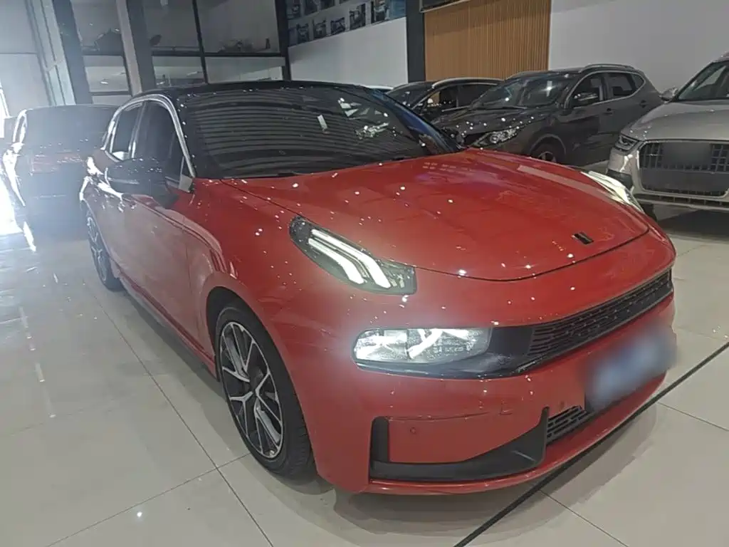 Фото 4 - Lynk & Co 03