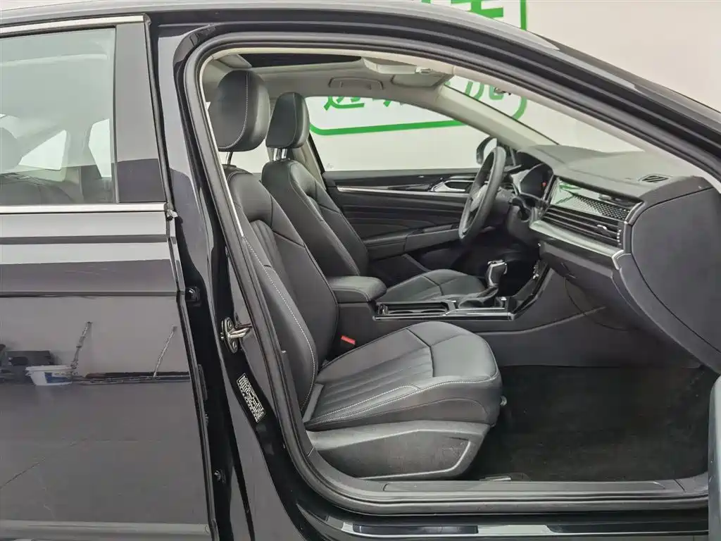 Volkswagen Passat 2023 Facelift 280TSI Business Edition фото 23
