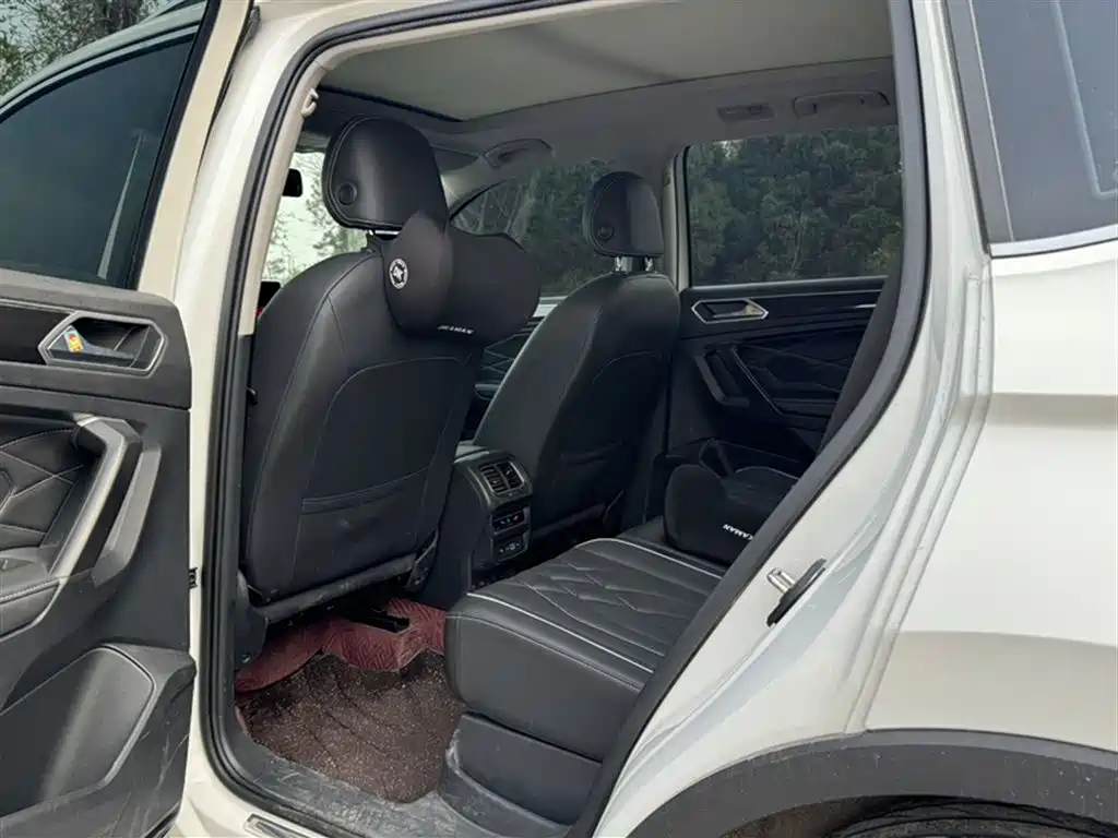 Volkswagen Tiguan L 2022 330TSI Automatic 2WD Smart Edition фото 12
