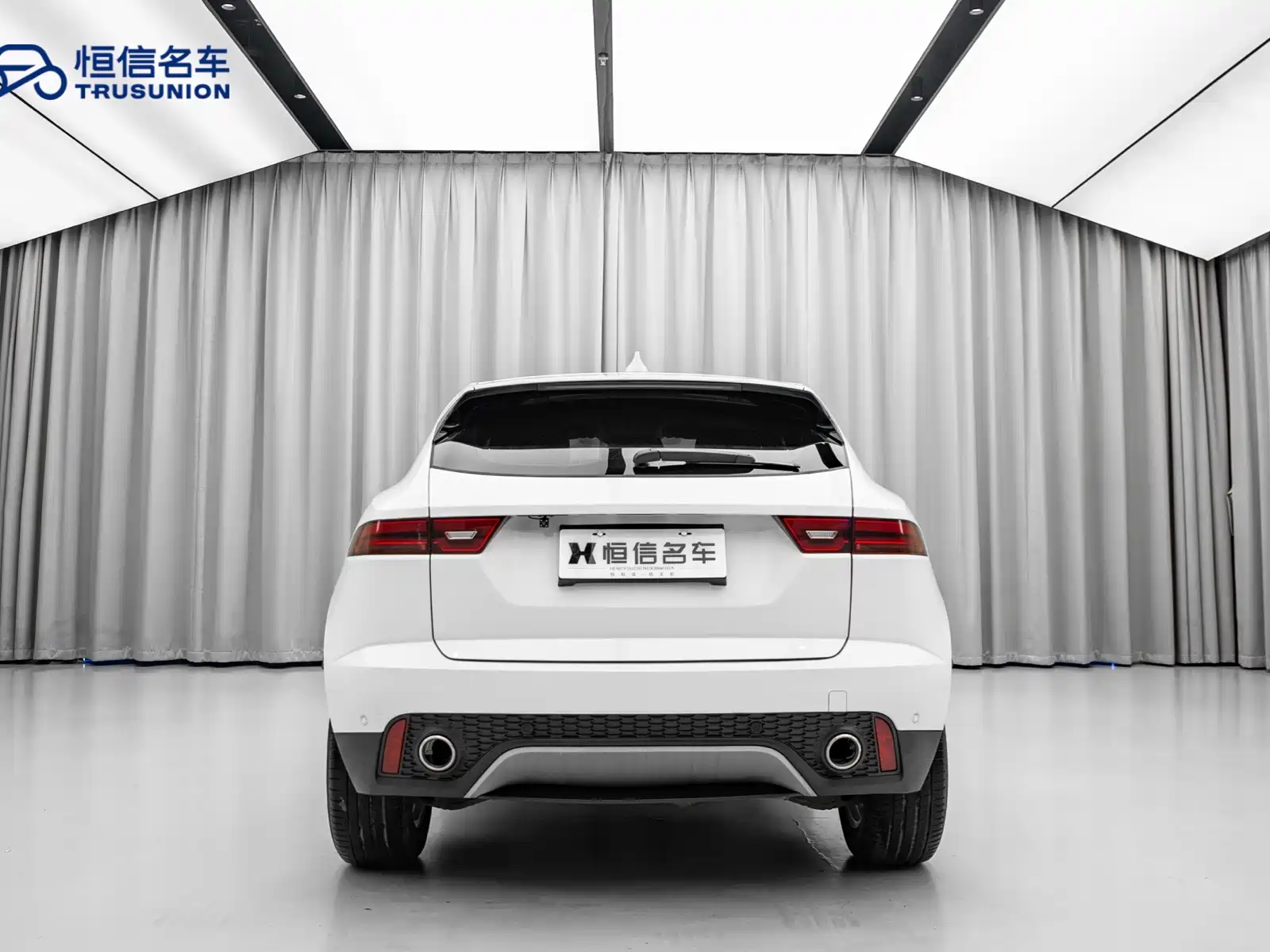Фото 6 - Jaguar E-PACE