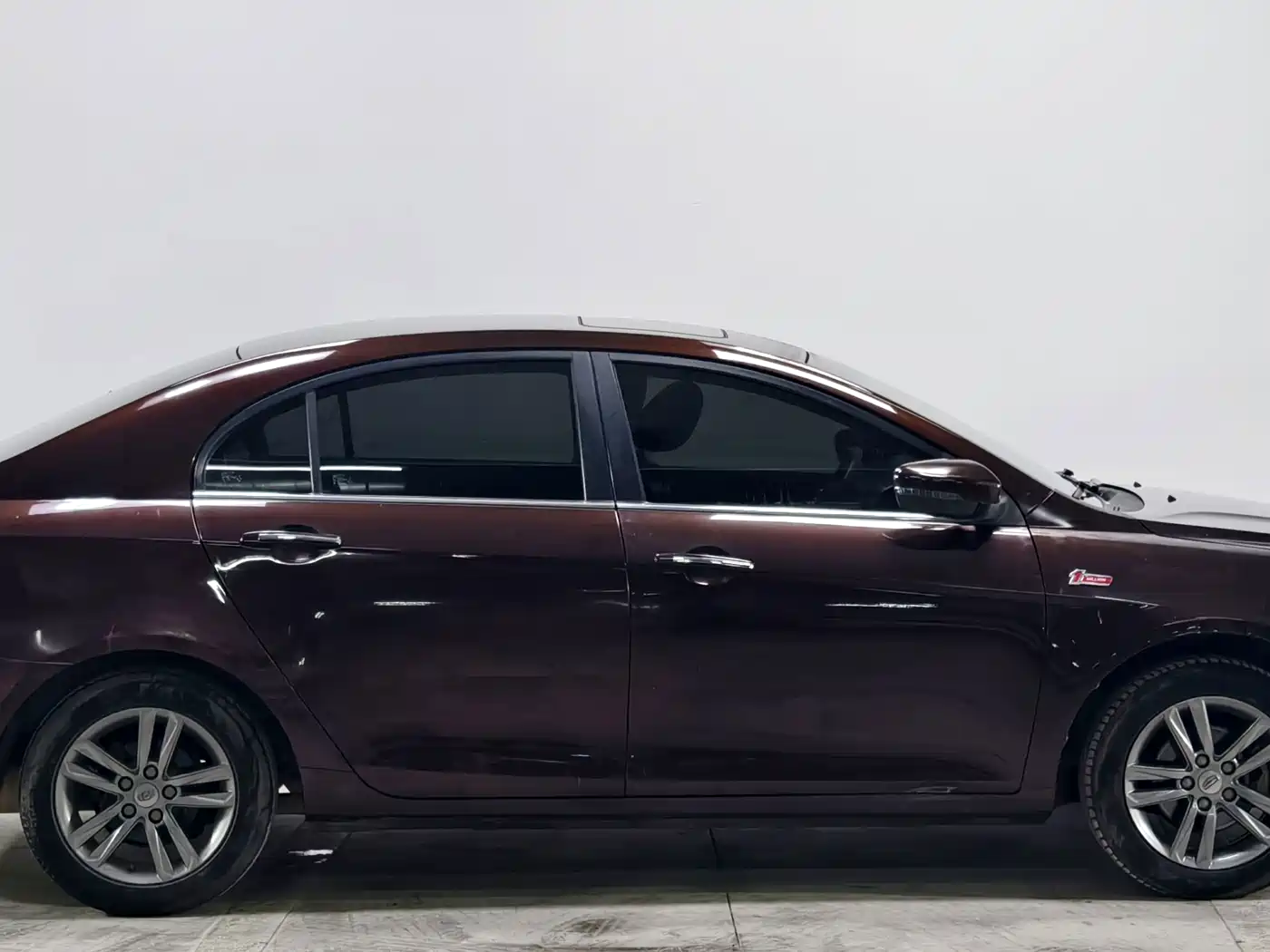 Фото 8 - Geely Emgrand