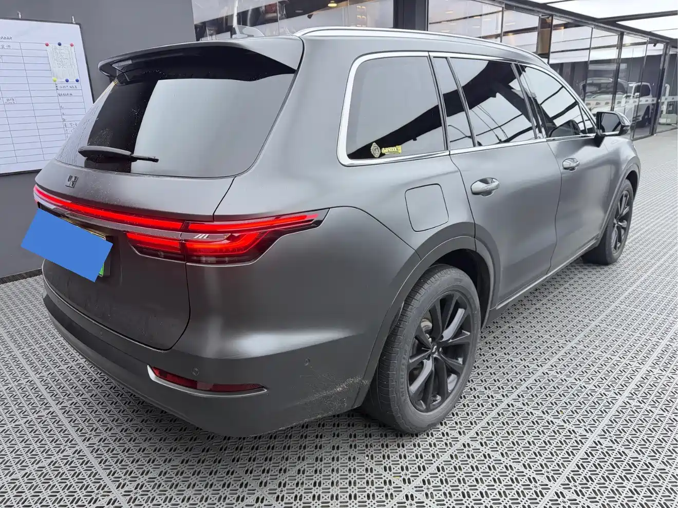 Фото 4 - Li Auto Li ONE