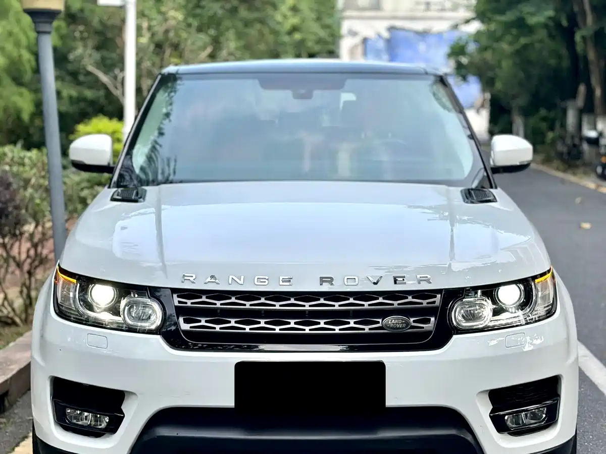 Land Rover Range Rover Sport 2016 Model 3.0 SDV6 HSE DYNAMIC фото 3
