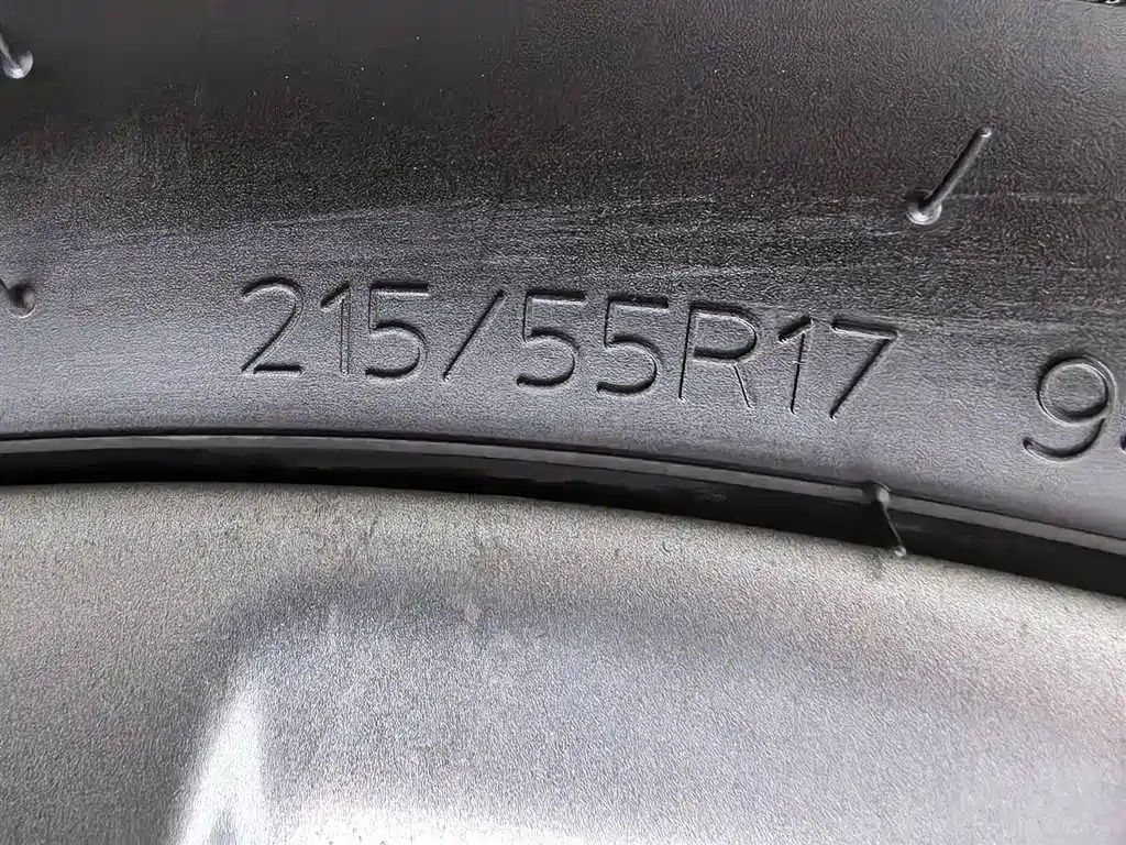Toyota Camry 2024 Hybrid 2.0HGVP Luxury Edition фото 24