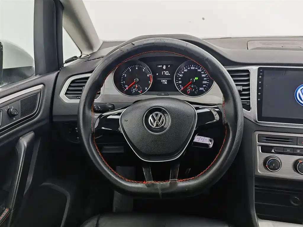 Volkswagen Golf Sportsvan 2016 1.6L Automatic Comfort фото 11
