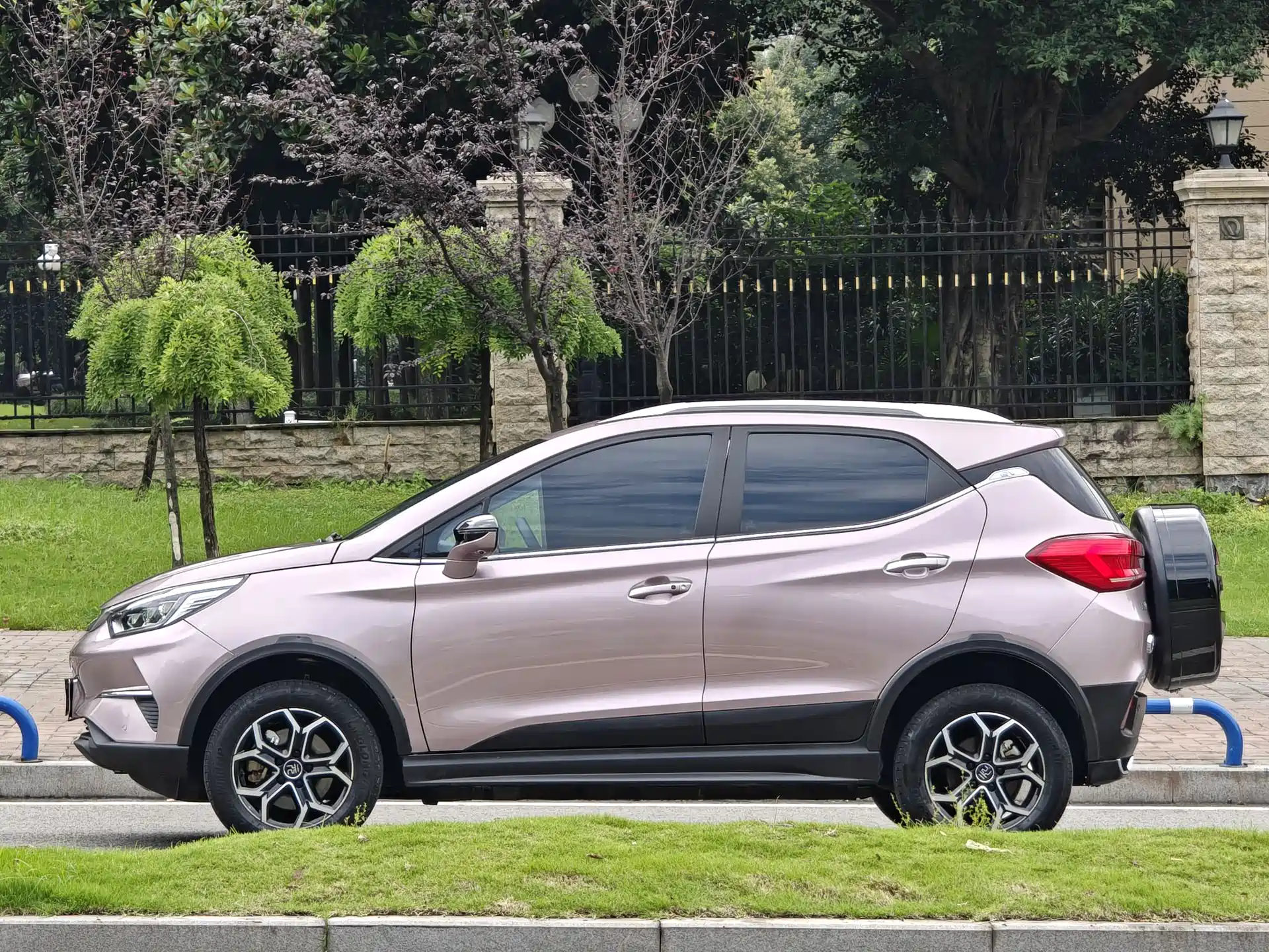 Photo 4 - BYD Yuan Pro