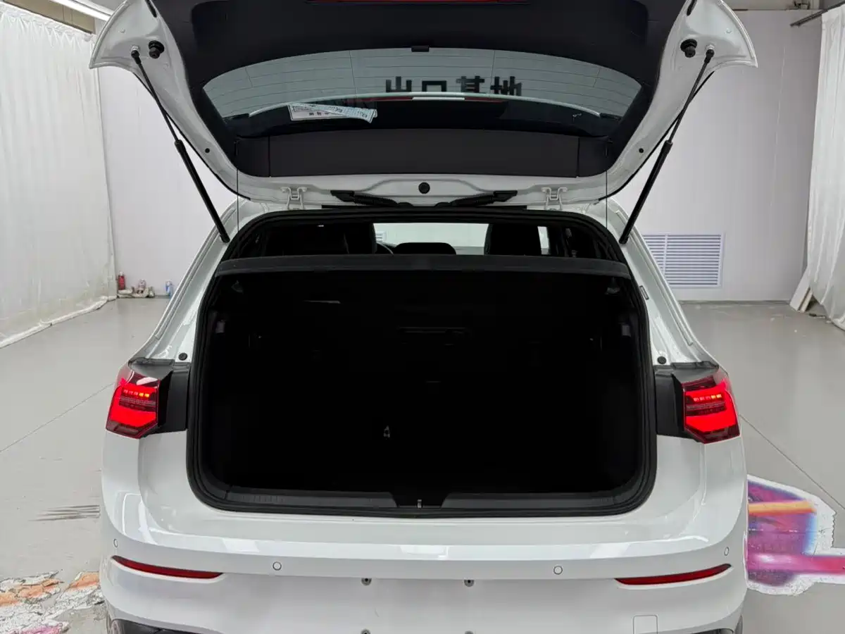 Volkswagen Golf 2023 Facelift 280TSI DSG R-Line фото 19
