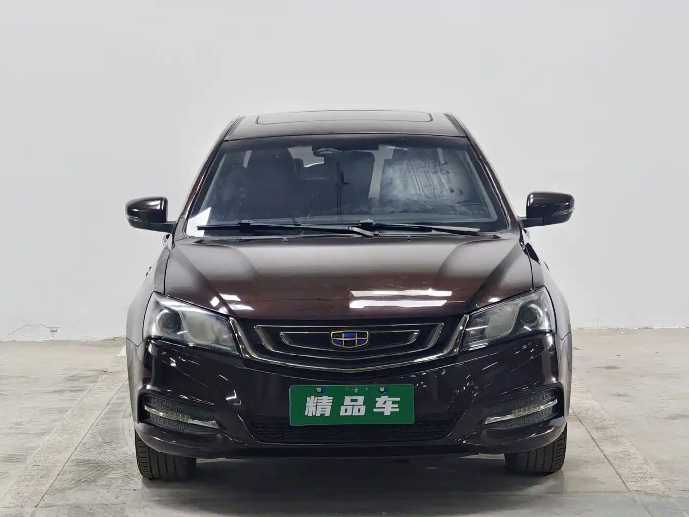 Фото 2 - Geely Emgrand