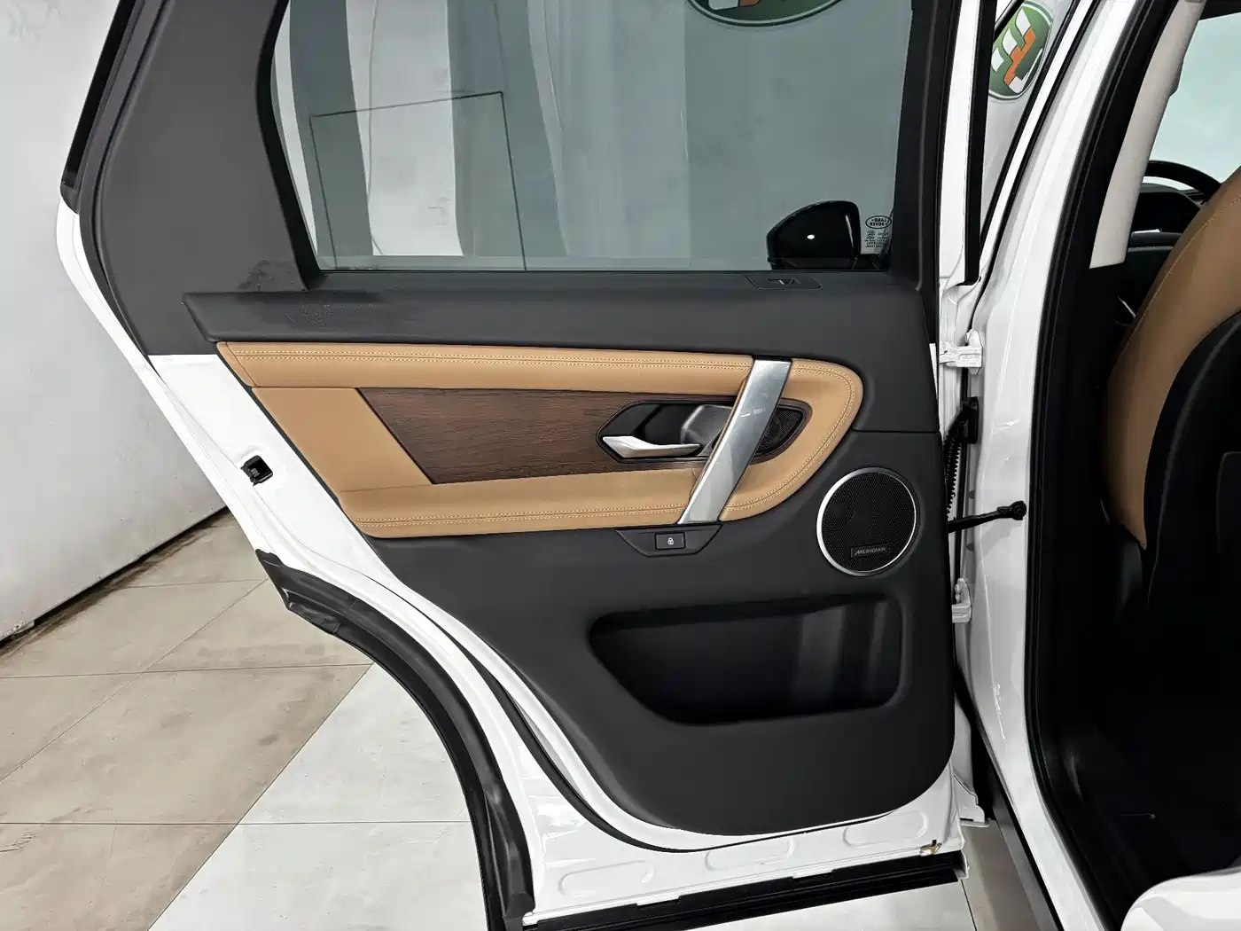 Land Rover Discovery Sport 2025 249PS Performance Tech Edition фото 21