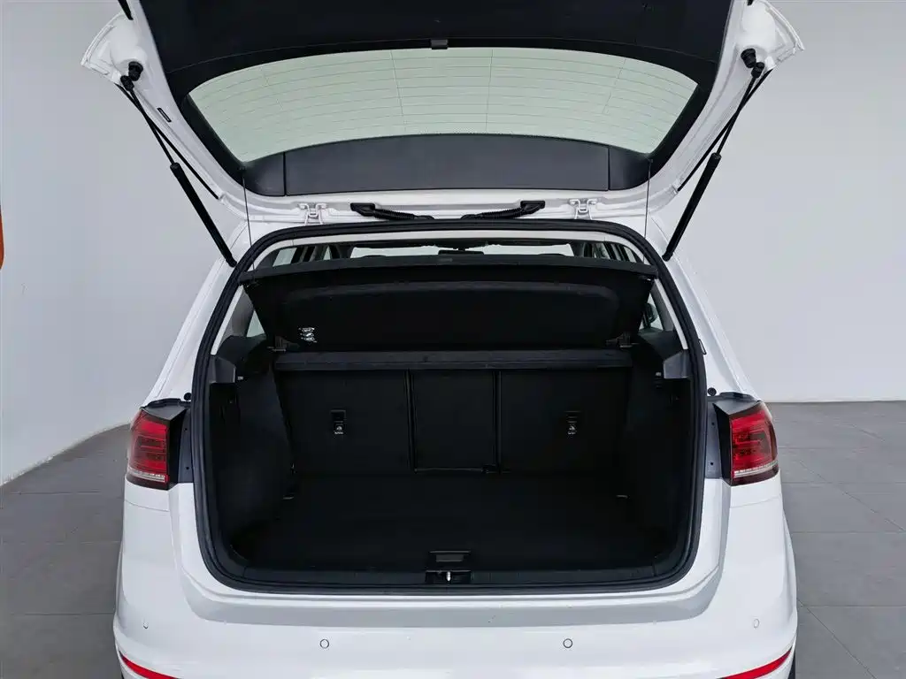 Volkswagen Golf Sportsvan 2016 1.6L Automatic Comfort фото 16