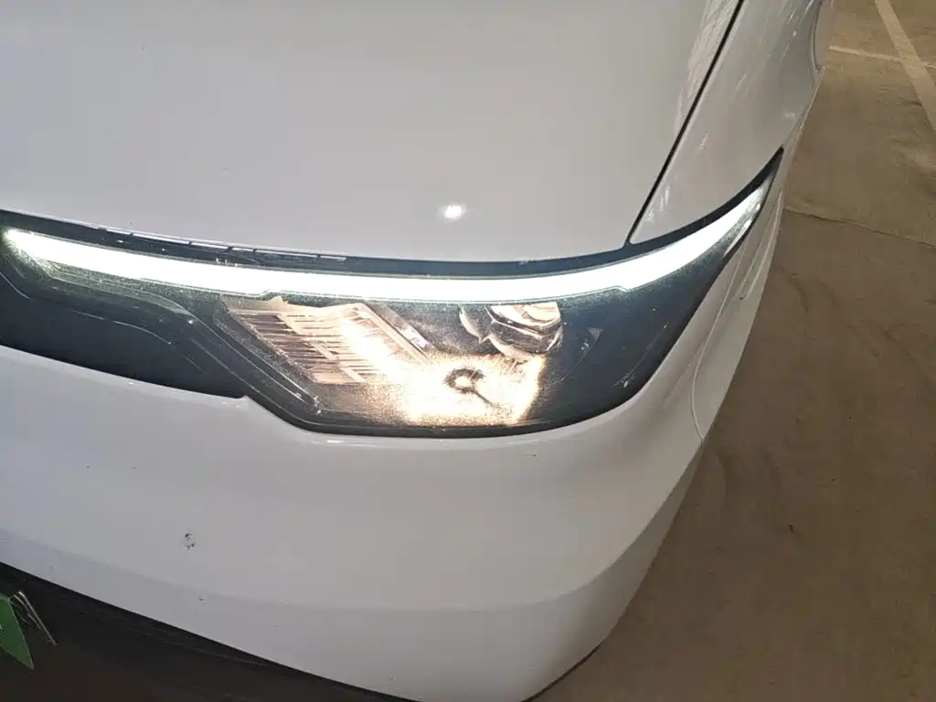 Jiangling E-Fushun 2026 2025 Model Bright Window Version 77kwh Medium Wheelbase Medium Roof
