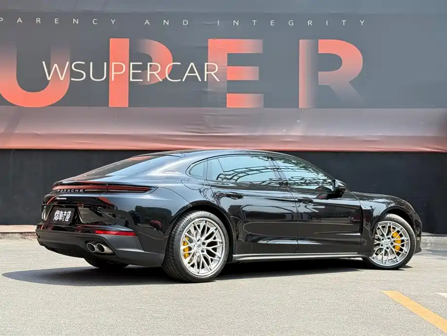 PORSCHE PANAMERA