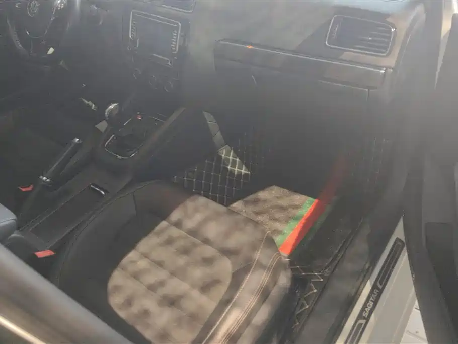 Volkswagen Sagitar 2017 230TSI Automatic Luxury фото 8